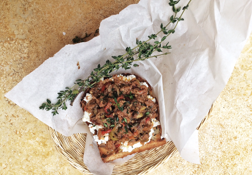 Para comenzar - Perú Pa ti Tosta de vegetales salteados. También en Migas.