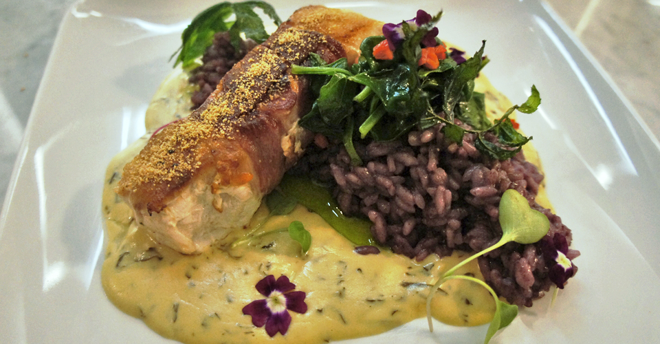 Corvina envuelta en Prosciutto
