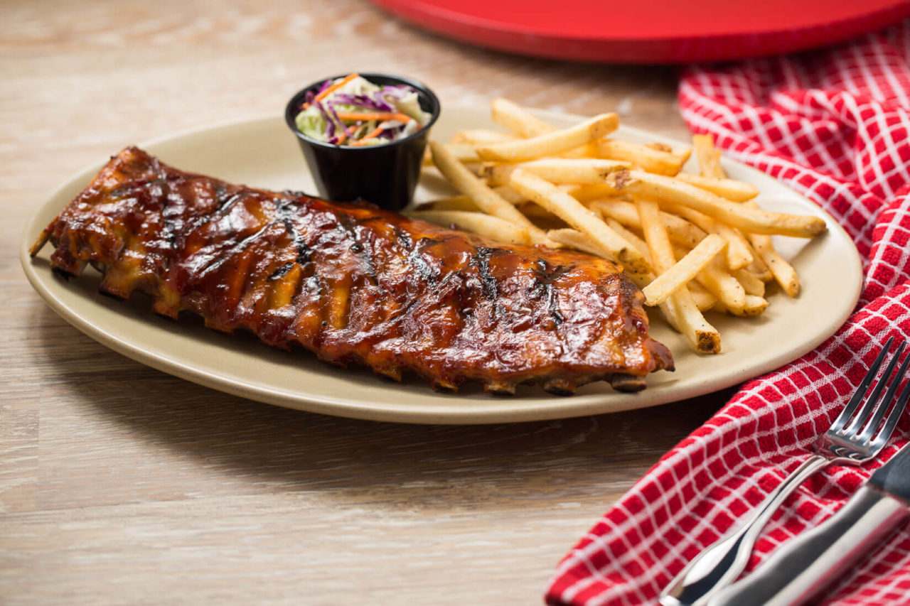 Ribs_Fries_Slaw_Horizontal_V2 (1) mesa 24/7