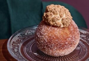 bombolini de crema manjar casona ofelia mesa 247